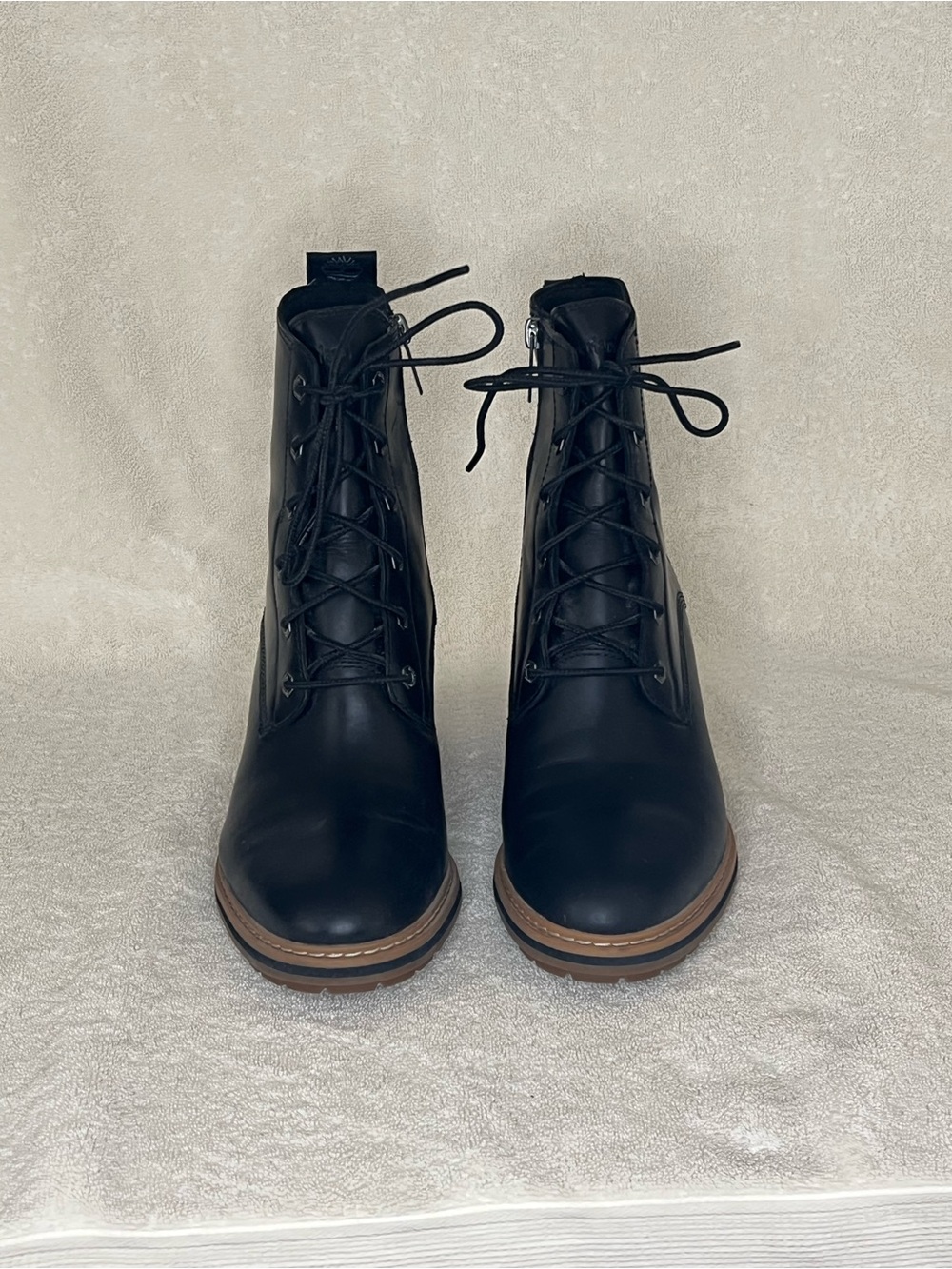 Timberland Black Lace-Up Leather Ankle Boots with Tan Welt